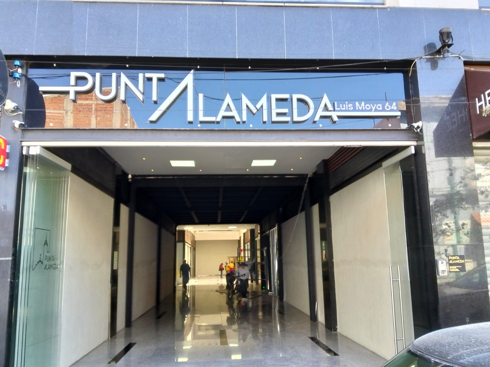 Tienda Plaza Luis Moya Grupo ERN